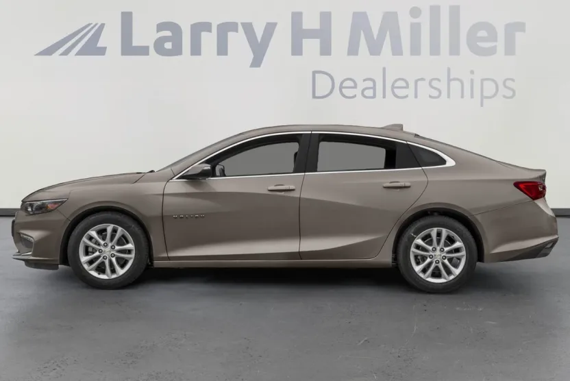 2017 Chevrolet Malibu 1LT photo 1