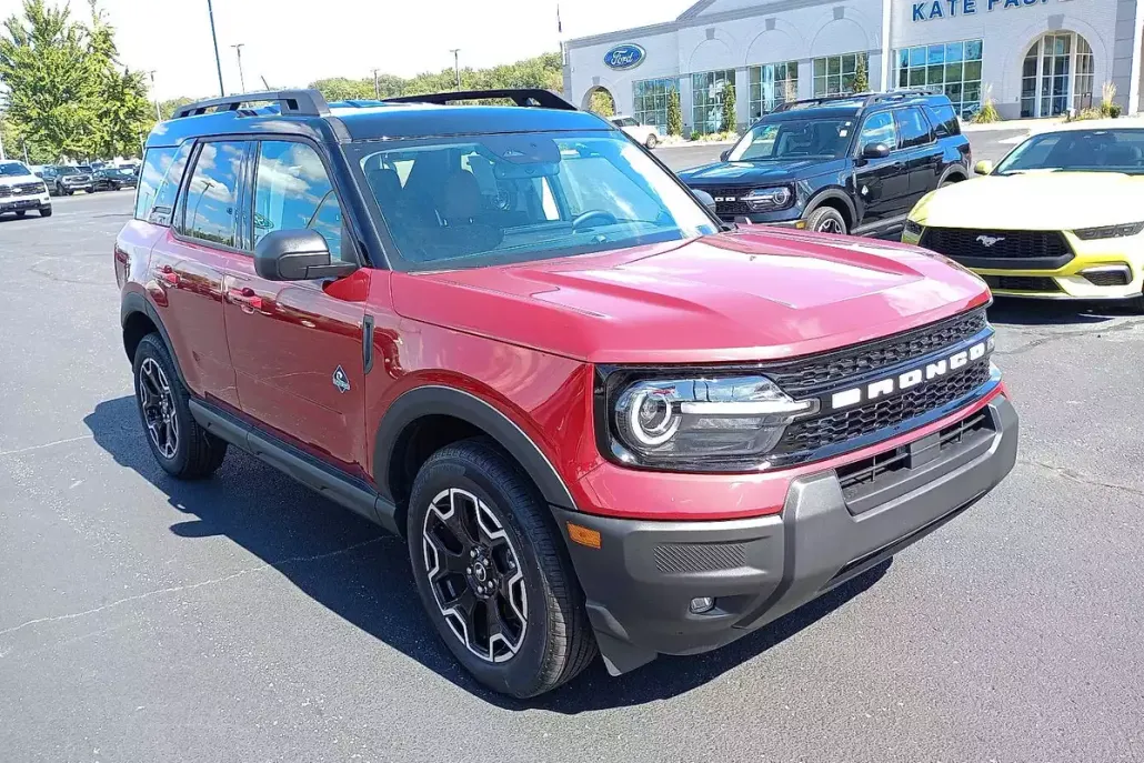 2025 Ford Bronco Sport Outer Banks photo 1