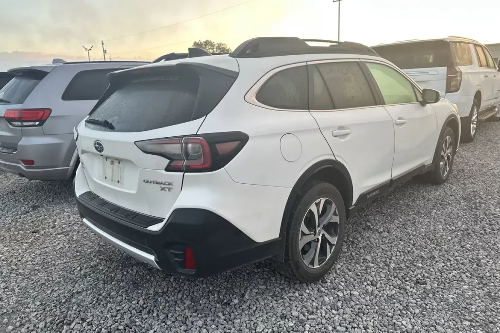 2022 Subaru Outback Limited XT photo 1