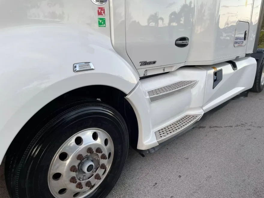 2019 Kenworth T680 photo 8