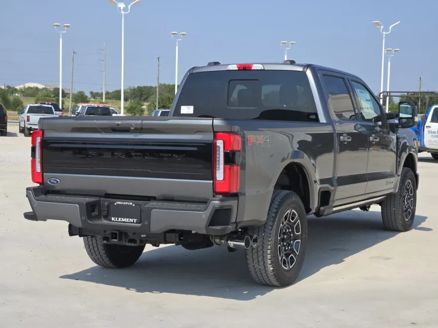 2025 Ford F-250 Platinum photo 1