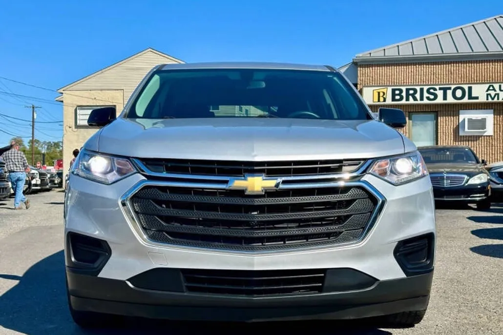 2018 Chevrolet Traverse LS photo 1