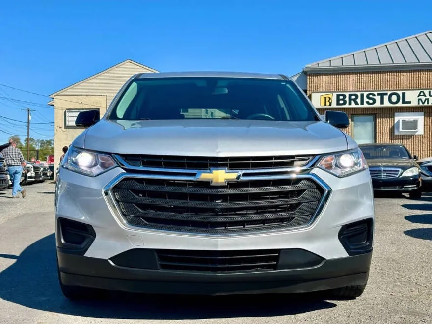 2018 Chevrolet Traverse LS photo 1