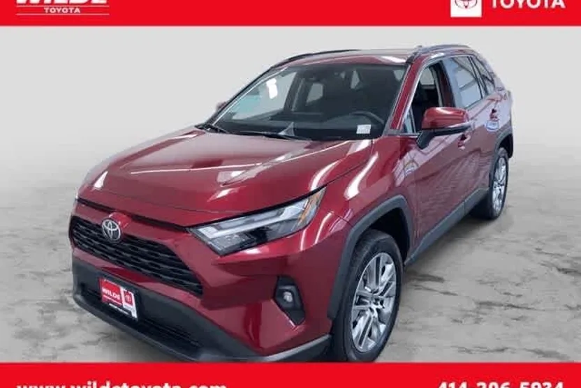 2022 Toyota RAV4 XLE Premium photo 1