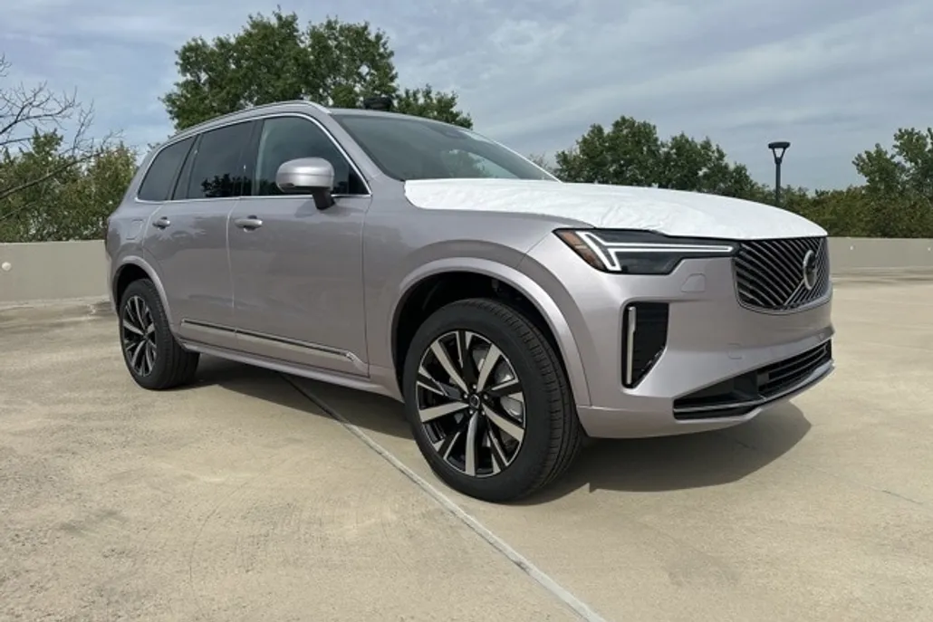 2026 Volvo XC90 B5 Core photo 1