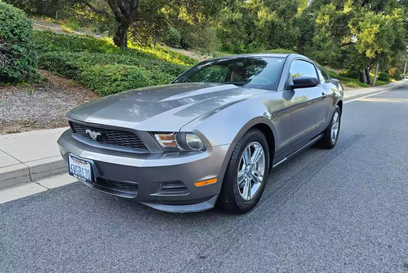 2012 Ford Mustang Base photo 1