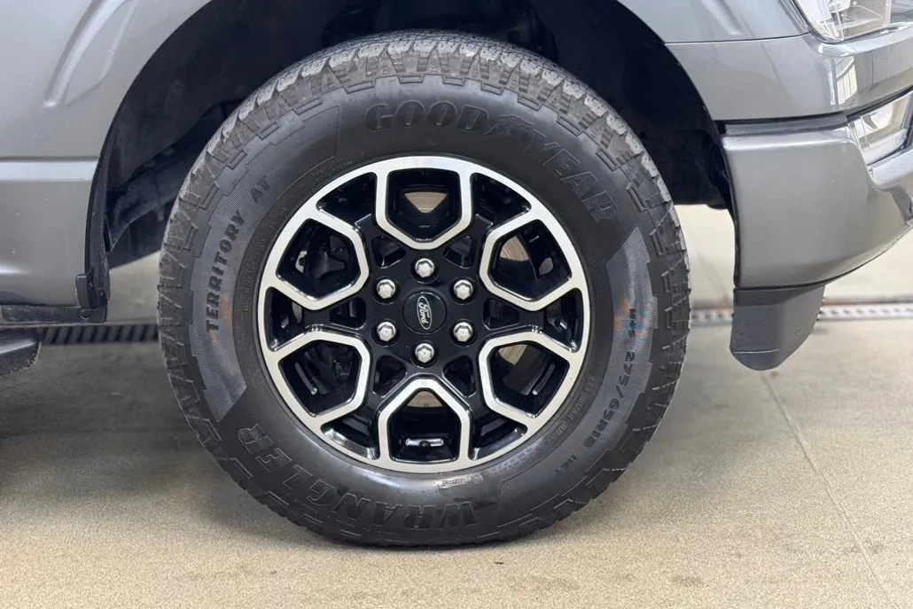 2023 Ford F-150 XLT photo 1