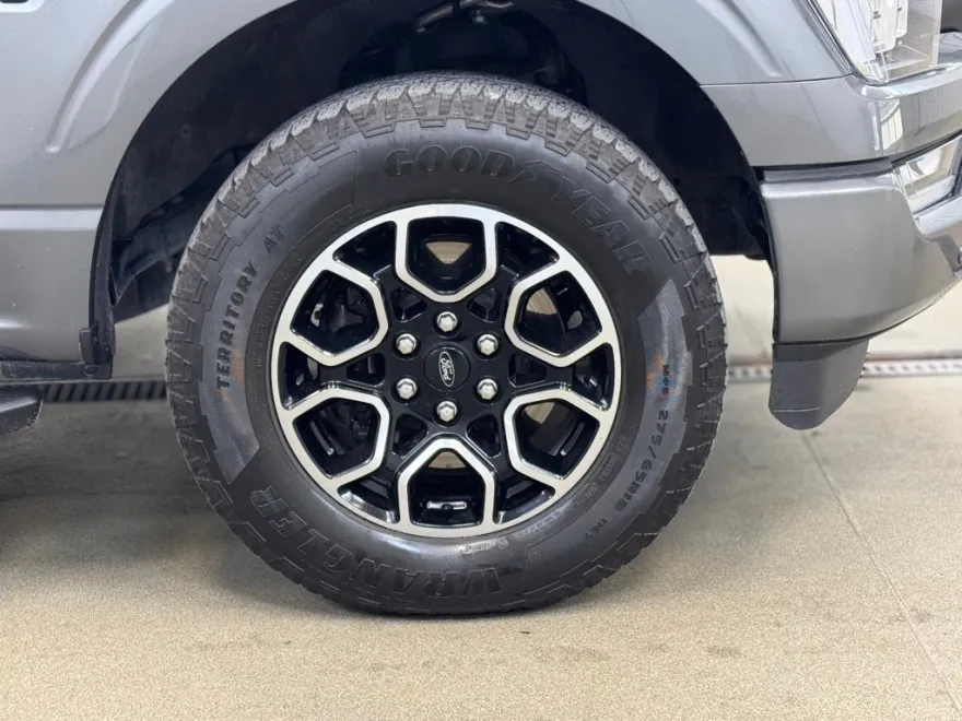 2023 Ford F-150 XLT photo 1