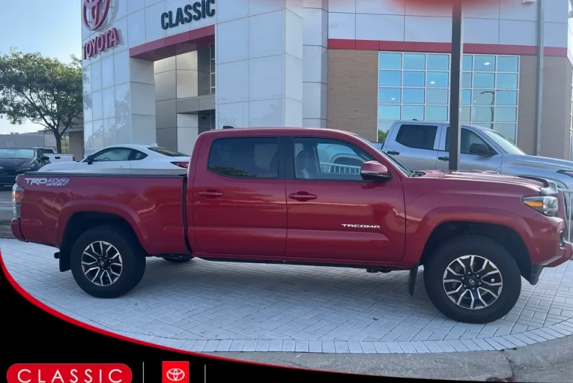 2021 Toyota Tacoma TRD Sport photo 1