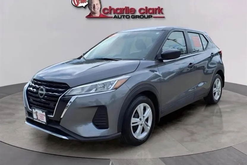 2024 Nissan Kicks S photo 1