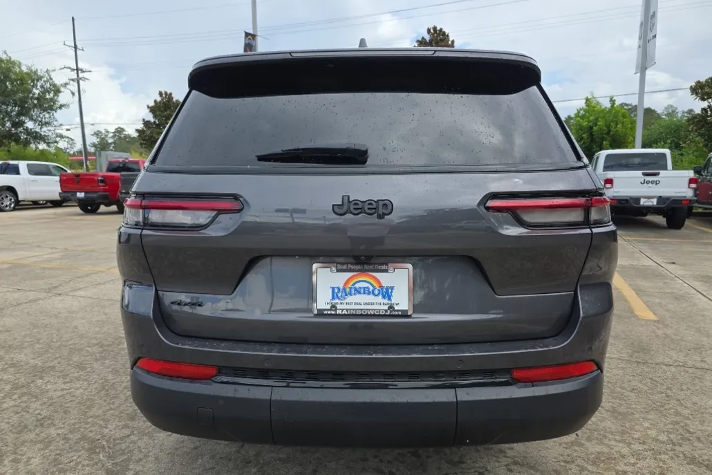 2024 Jeep Grand Cherokee Altitude photo 1
