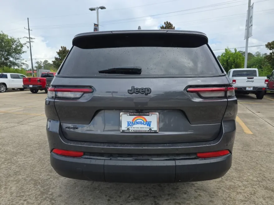2024 Jeep Grand Cherokee Altitude photo 1
