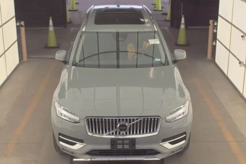 2025 Volvo XC90 Plus photo 1