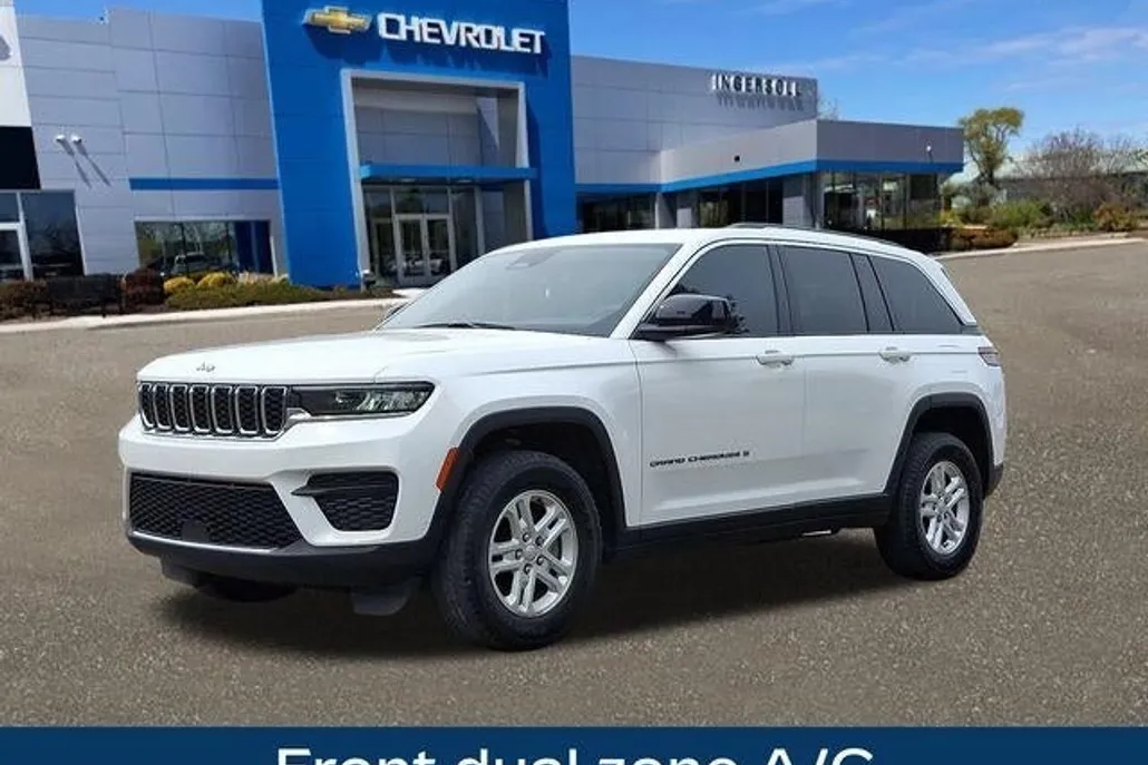 2023 Jeep Grand Cherokee Laredo photo 1
