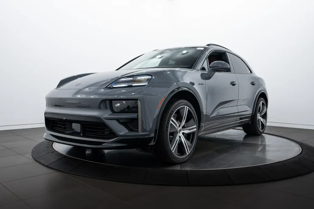 2025 Porsche Macan Turbo Electric photo 1