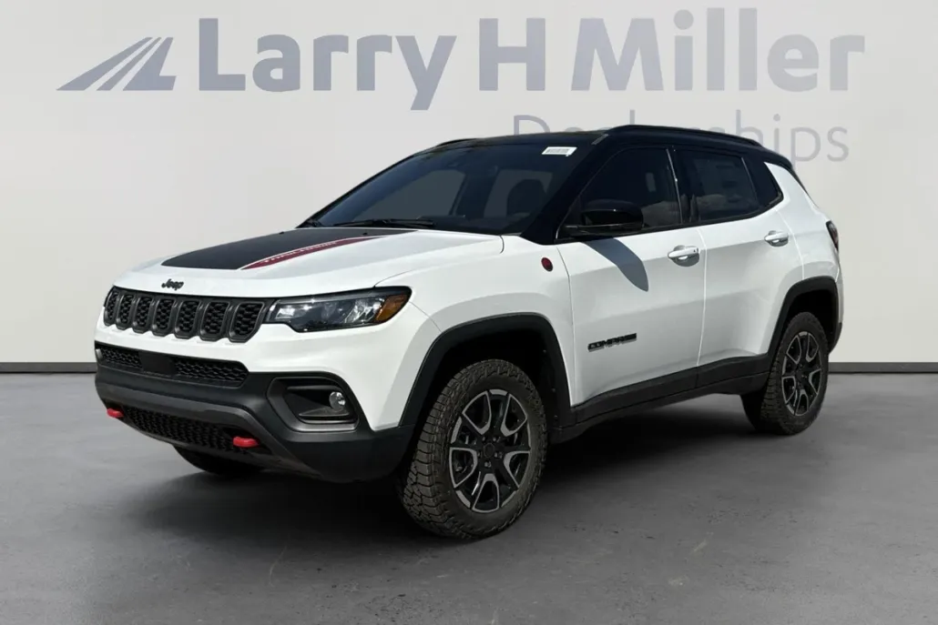 2025 Jeep Compass Trailhawk photo 1