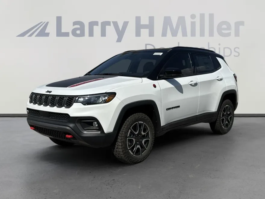 2025 Jeep Compass Trailhawk photo 1