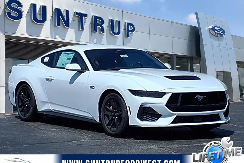 2025 Ford Mustang GT photo 1