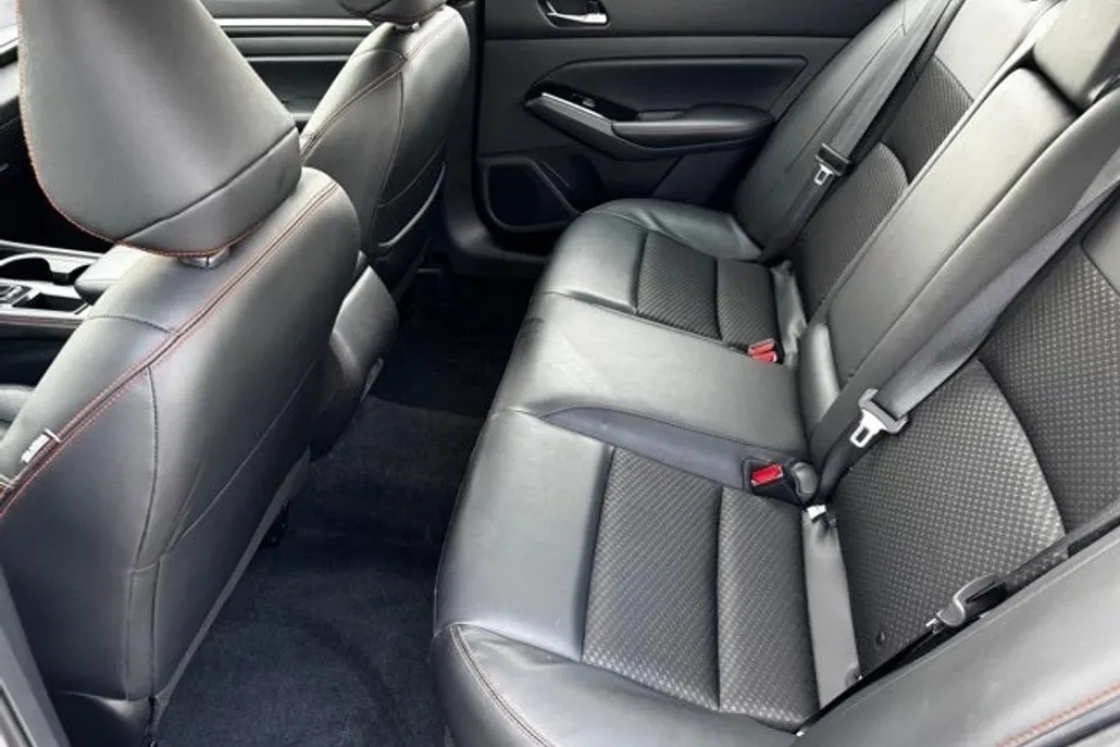 2024 Nissan Altima 2.5 SR photo 1