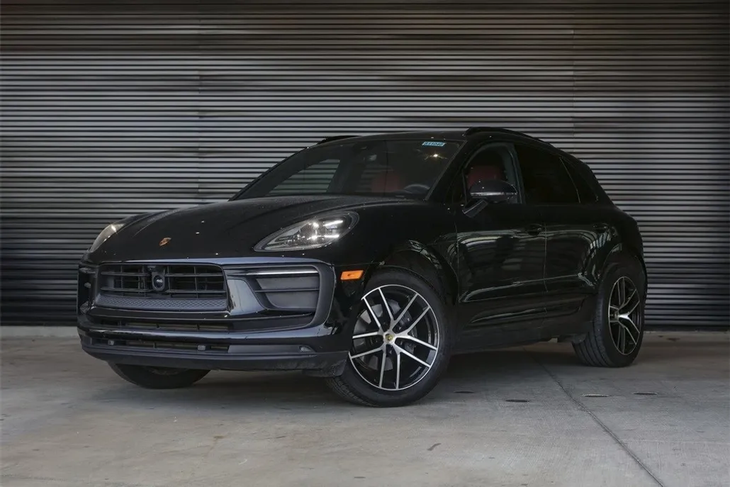 2025 Porsche Macan Base photo 1