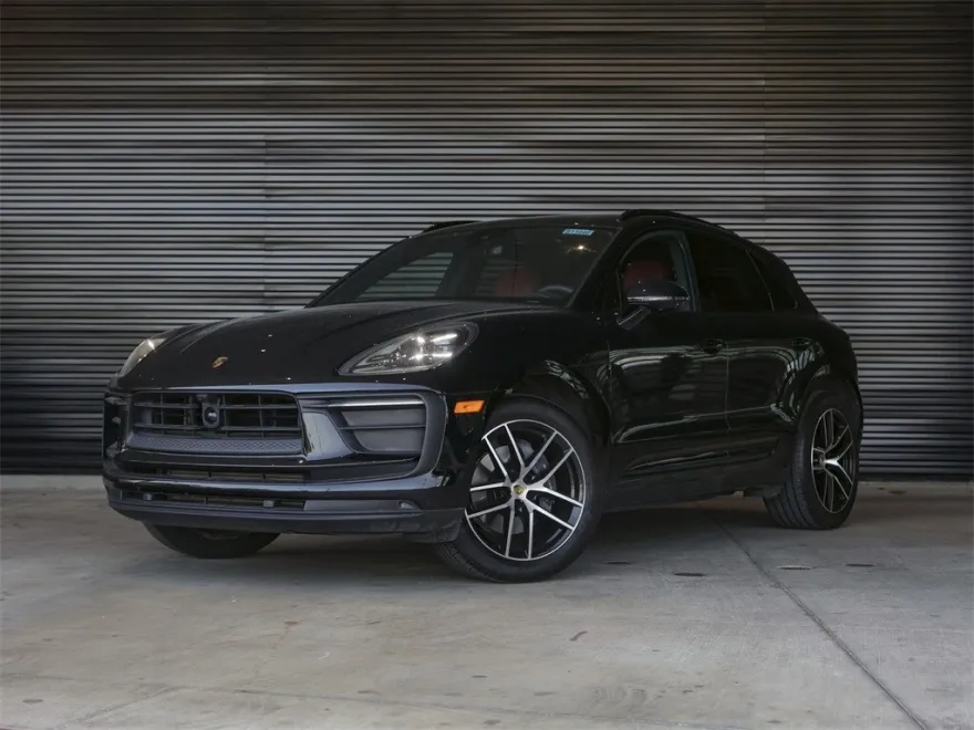 2025 Porsche Macan Base photo 1