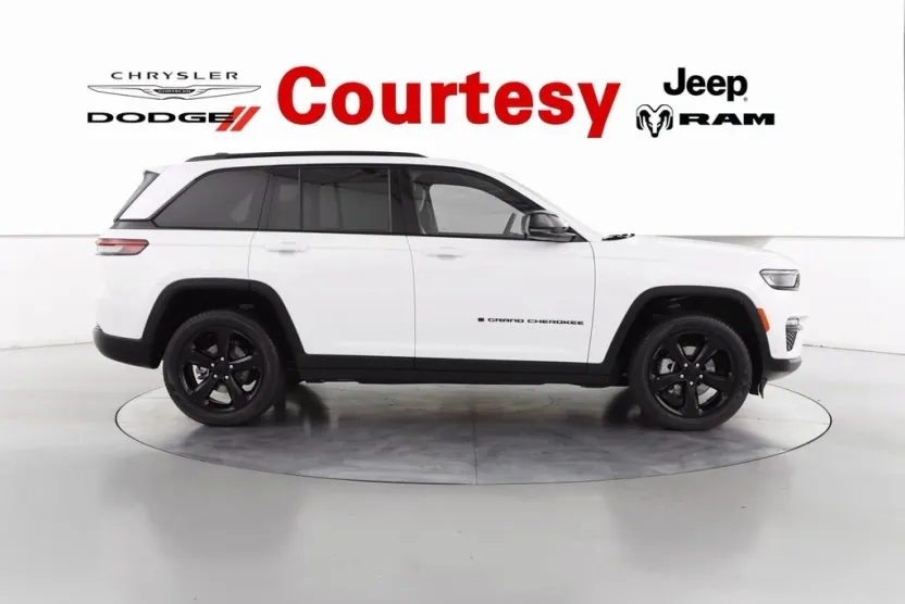 2023 Jeep Grand Cherokee Limited photo 1