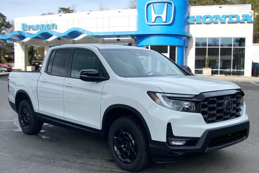 2025 Honda Ridgeline TrailSport photo 1