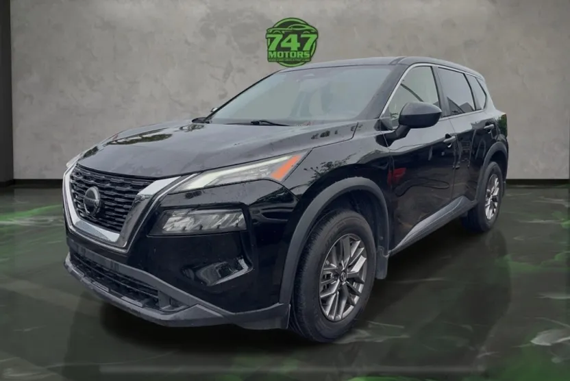 2018 Nissan Rogue SV photo 1