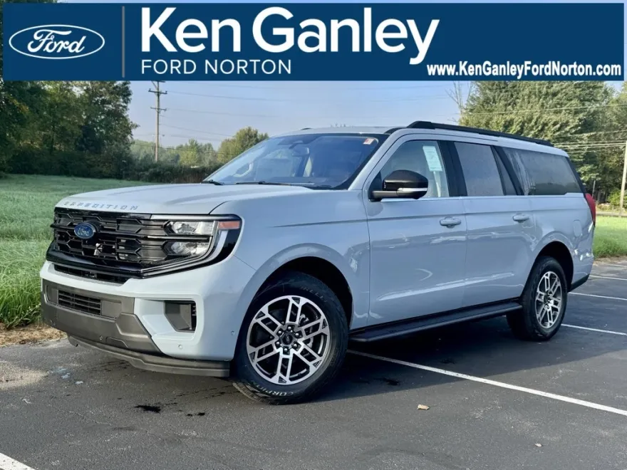 2025 Ford Expedition MAX photo 1