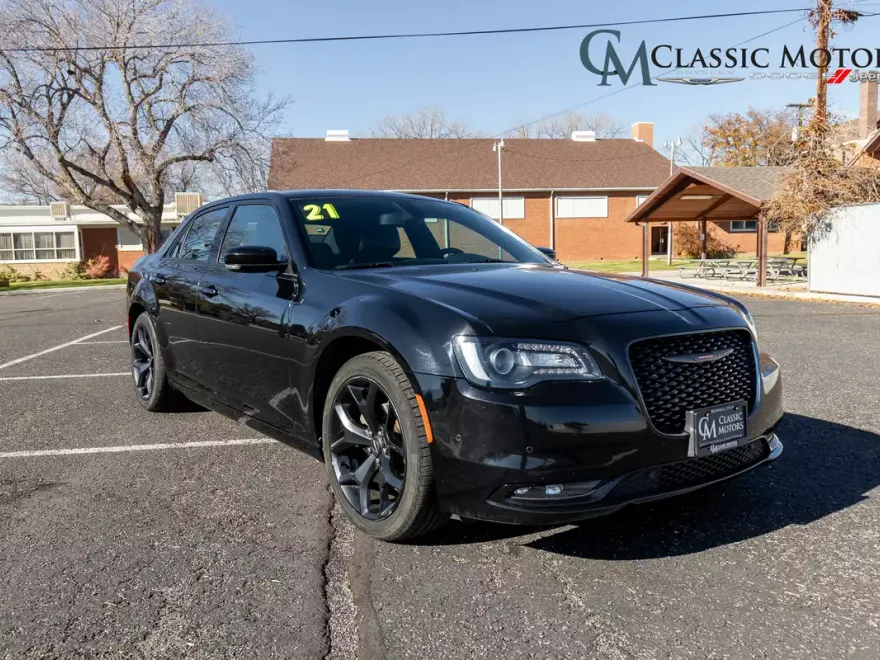 2021 Chrysler 300 S photo 1