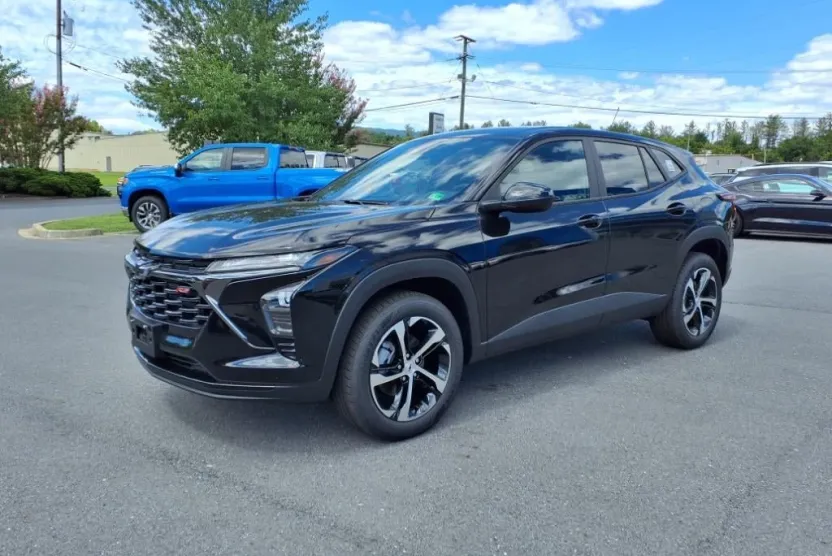2025 Chevrolet Trax photo 1