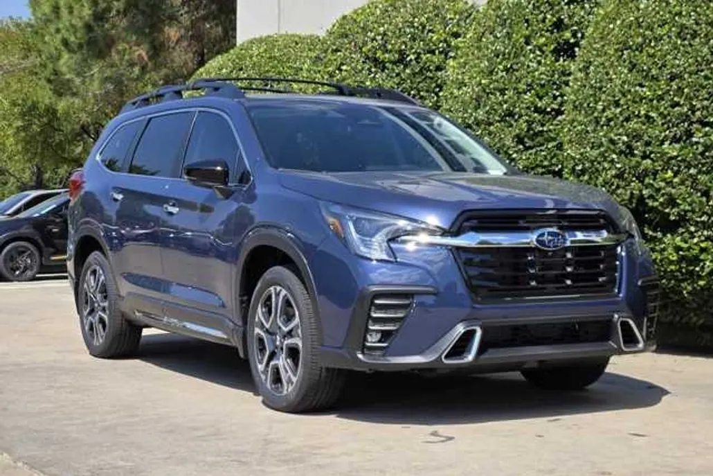 2025 Subaru Ascent Touring photo 1