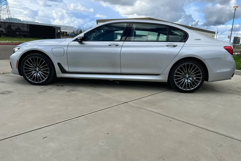 2019 Bmw 740e photo 1