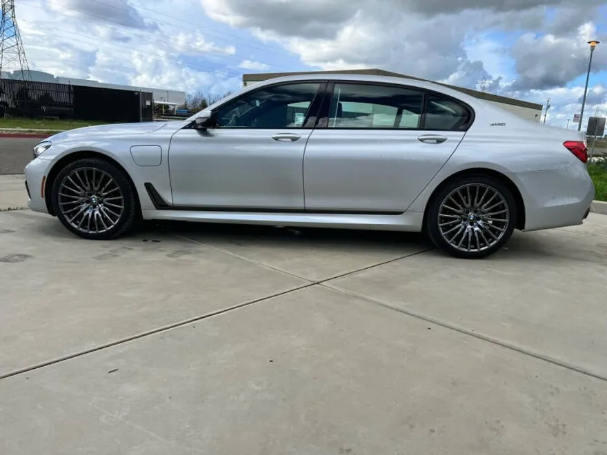 2019 Bmw 740e photo 1