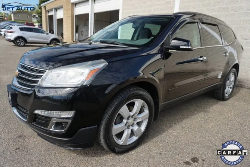 2016 Chevrolet Traverse 1LT photo 1
