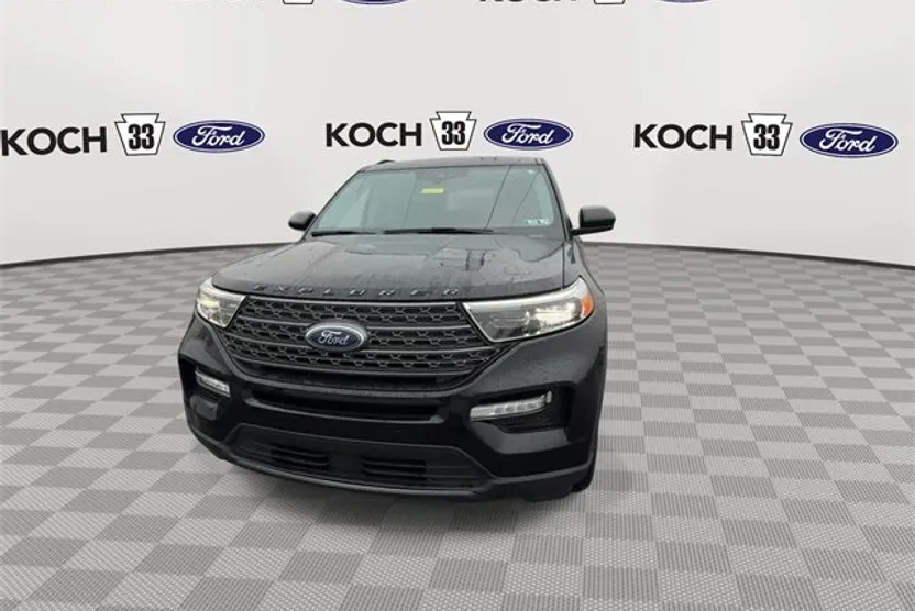 2022 Ford Explorer XLT photo 1
