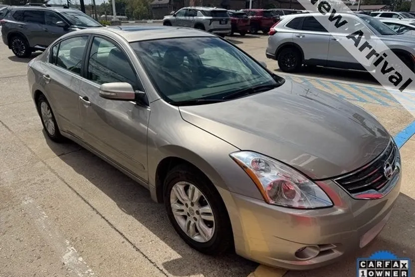 2012 Nissan Altima 2.5 SL photo 1