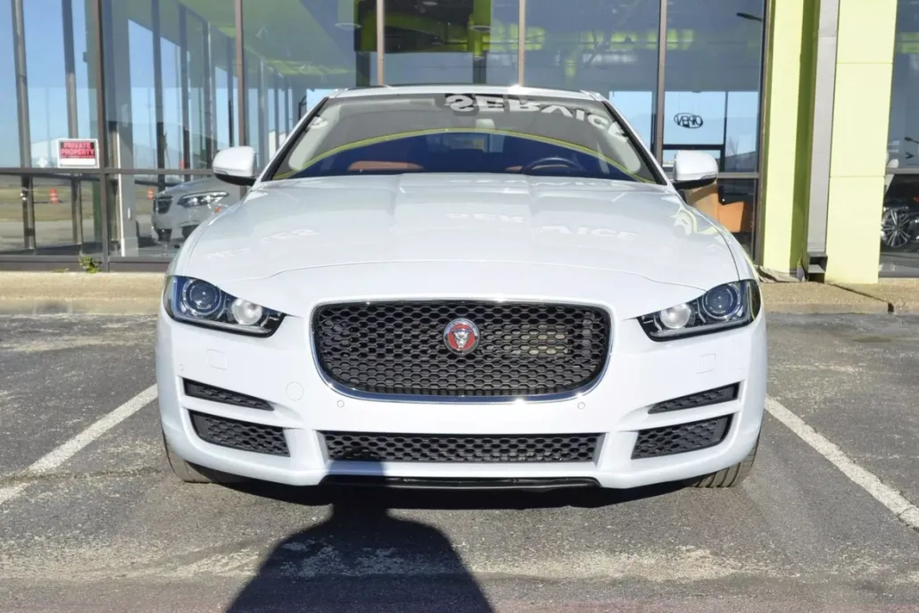 2018 Jaguar XE photo 1