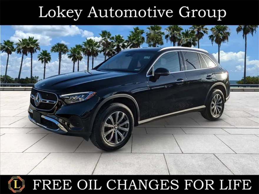 2024 Mercedes Benz GLC 300 photo 1