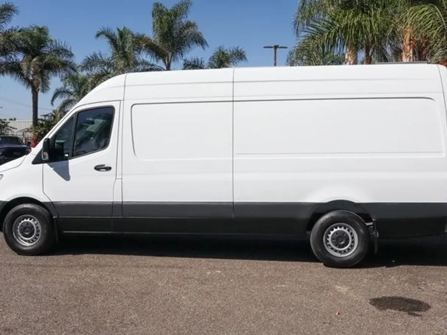 2022 Mercedes Benz Sprinter 2500 170 WB photo 1