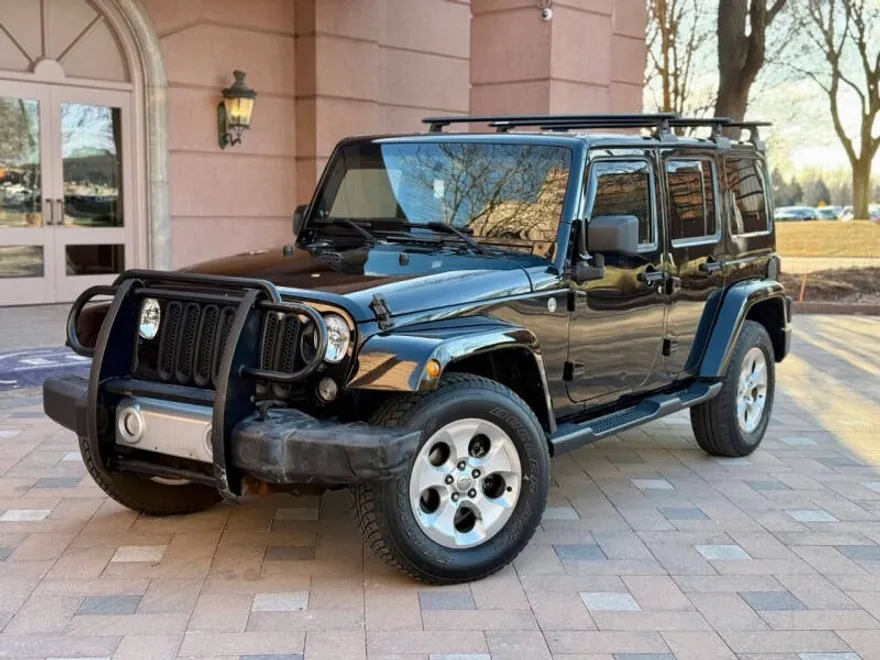 2015 Jeep Wrangler Unlimited Sahara photo 1