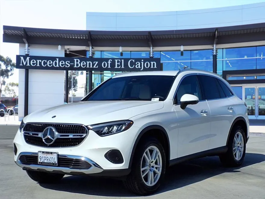 2025 Mercedes Benz GLC 300 4MATIC photo 1