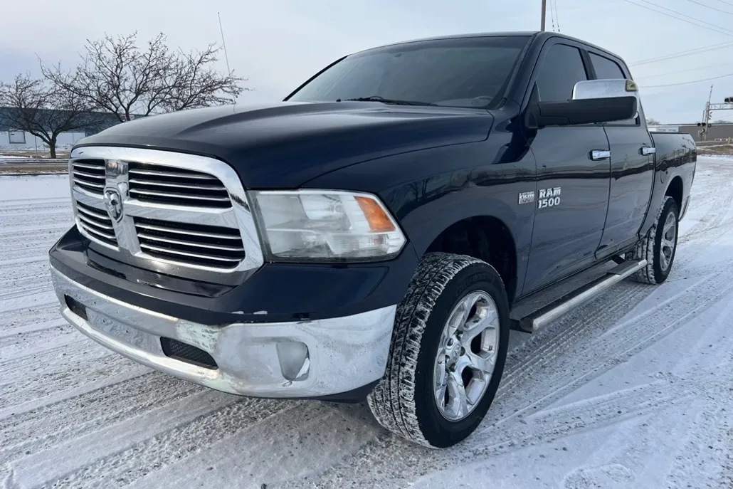 2013 Ram 1500 SLT photo 1