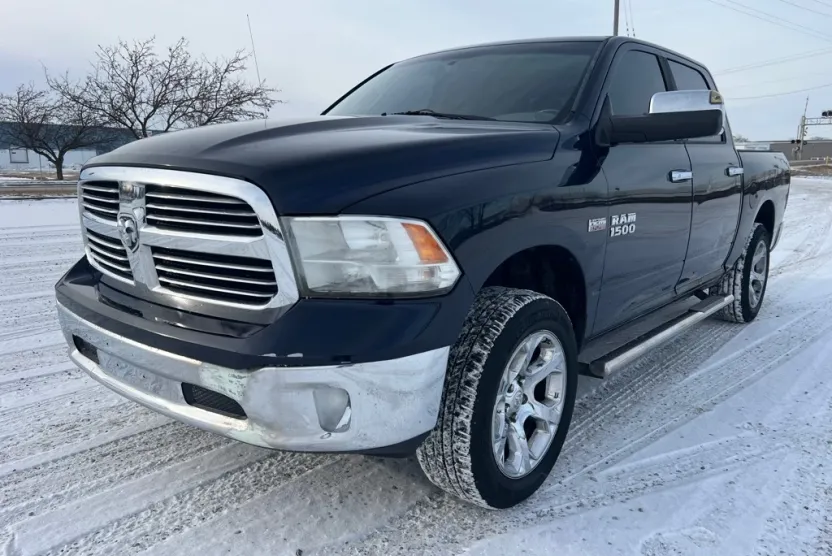 2013 Ram 1500 SLT photo 1