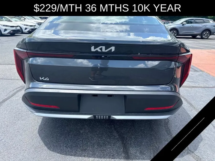 2025 Kia K4 LXS photo 1