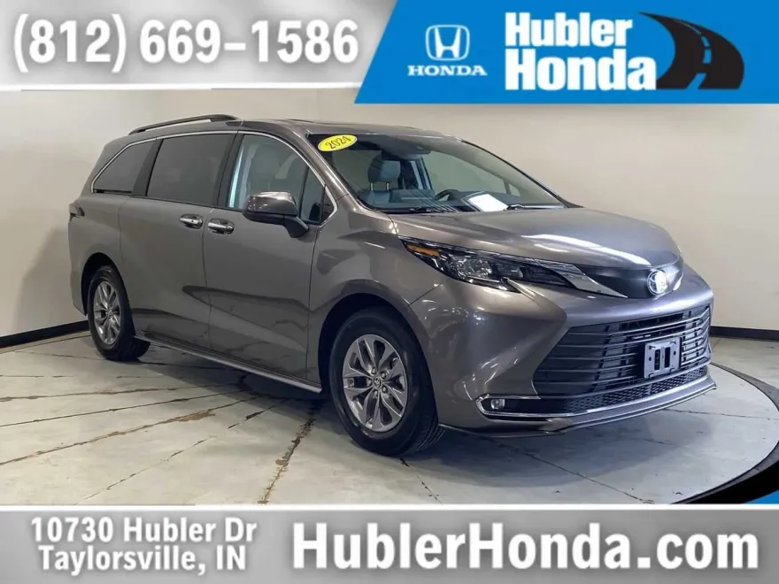2024 Toyota Sienna XLE photo 1
