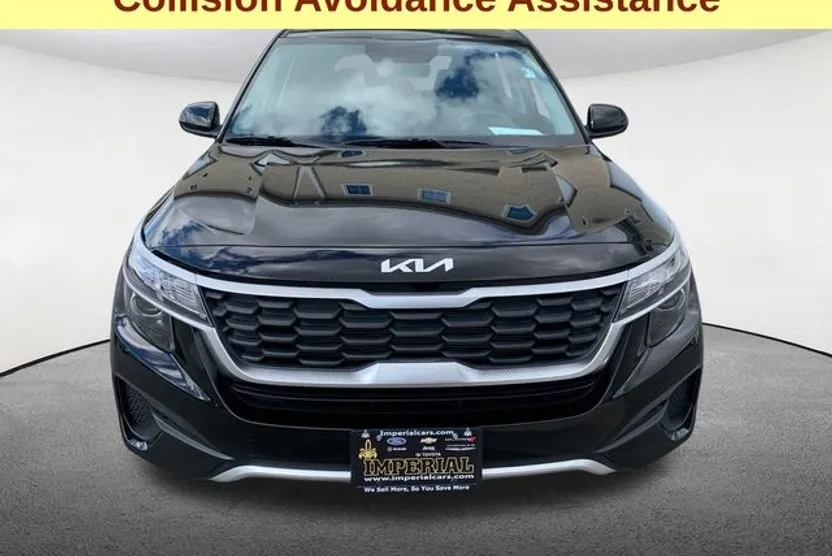 2023 Kia Seltos LX photo 1