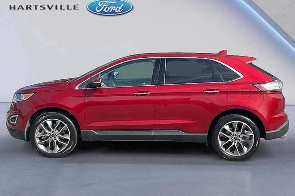 2016 Ford Edge Titanium photo 1