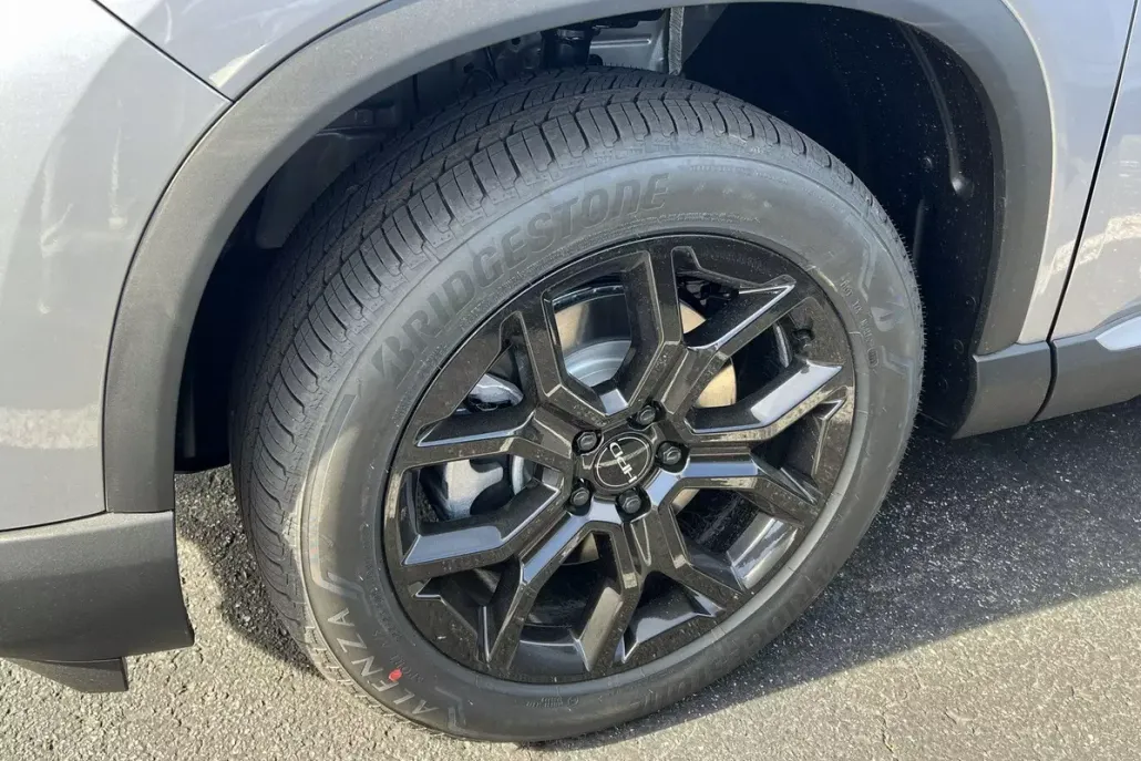 2025 Honda Pilot Touring photo 1