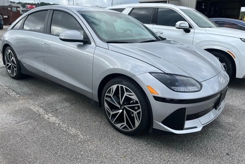 2024 Hyundai Ioniq 6 SEL photo 1